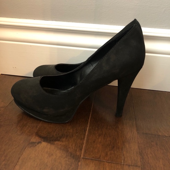 3 Pairs of High-heels - Picture 3 of 6